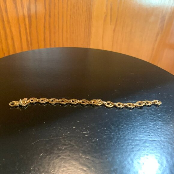 SET OF 4 VINTAGE MONET GOLD TONE BRACELETS, BANGLE,  SNAP ON, 2 LINKED, JEWELERY - Picture 5 of 8